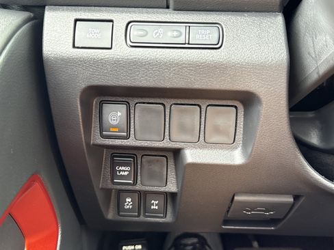 Used 2026 Nissan Frontier PRO-4X AWD/4WD image 18