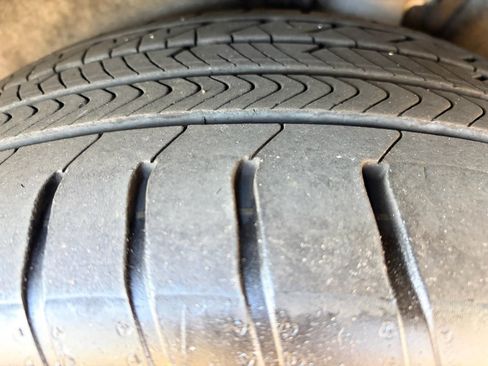 Used 2019 Audi e-tron Premium Plus image 38