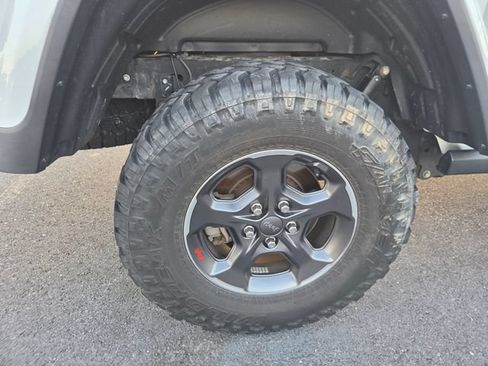 Used 2020 Jeep Gladiator Rubicon AWD/4WD image 30