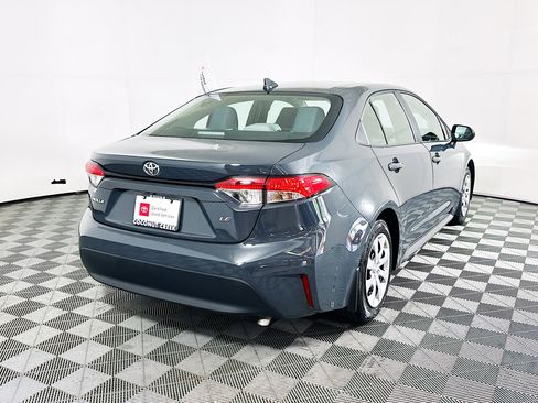 Used 2025 Toyota Corolla LE image 3
