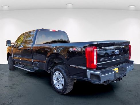 Used 2025 Ford F250 XLT image 4