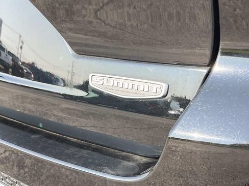 Used 2023 Jeep Grand Cherokee Summit AWD/4WD image 12