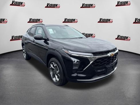 Used 2024 Chevrolet Trax LT FWD image 3