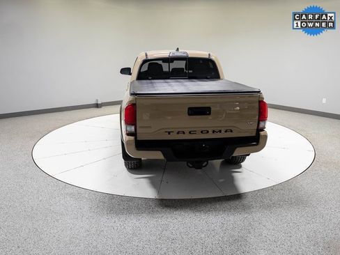 Used 2019 Toyota Tacoma TRD Off-Road image 29