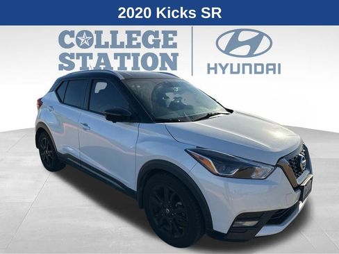 Used 2020 Nissan Kicks SR w/ SR Premium Package image 1