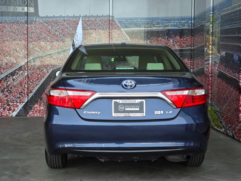 Used 2016 Toyota Camry LE image 5