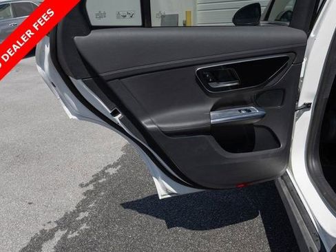 Used 2024 Mercedes-Benz GLC 300 4MATIC image 16