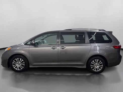 Used 2020 Toyota Sienna XLE FWD image 5