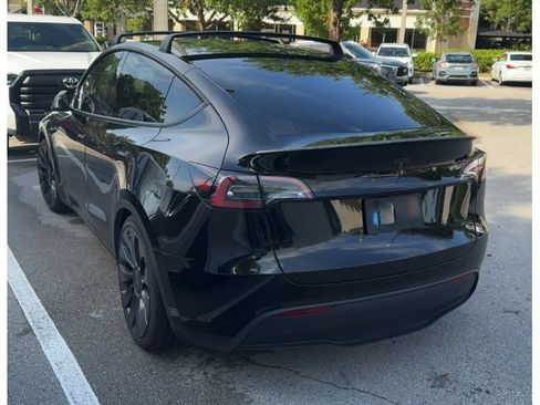 Used 2024 Tesla Model Y Performance AWD/4WD image 4