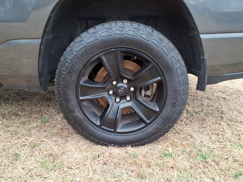 Used 2021 RAM 1500 Big Horn image 5