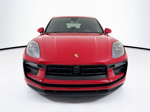 Certified 2025 Porsche Macan image 6