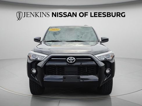 Used 2022 Toyota 4Runner SR5 AWD/4WD image 11
