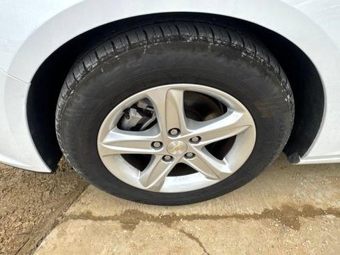 Used 2024 Chevrolet Malibu LT FWD image 21