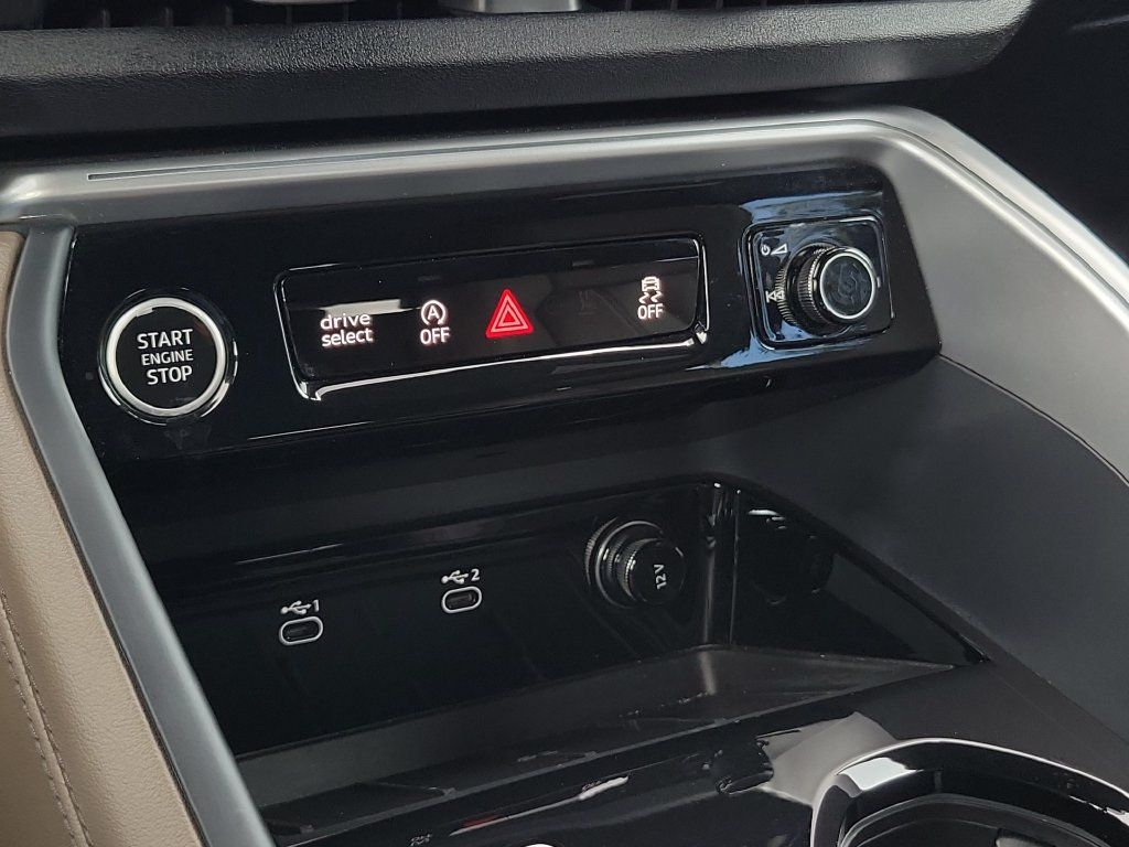 Certified 2025 Audi Q5 Premium w/ Convenience Package AWD/4WD image 14