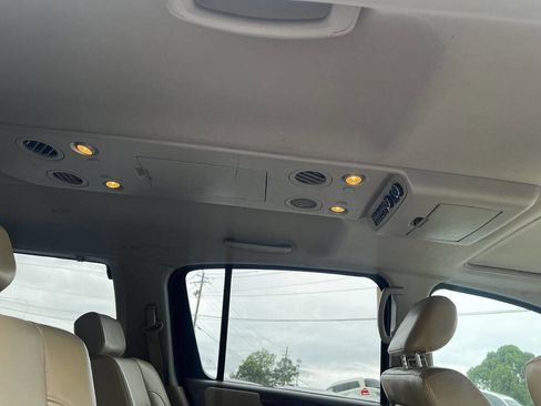 Used 2011 Nissan Armada Platinum image 18