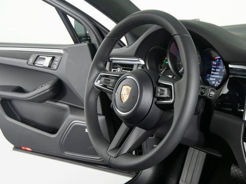 New 2026 Porsche Macan AWD/4WD image 32