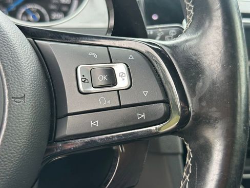 Used 2016 Volkswagen Golf 4-Door AWD/4WD image 29
