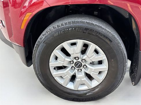 Used 2023 Nissan Frontier SV w/ SV Premium Package RWD image 31
