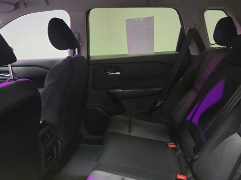 Used 2024 Nissan Rogue SV image 18