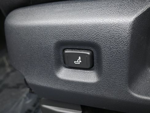 Used 2025 Toyota Tacoma SR5 image 12