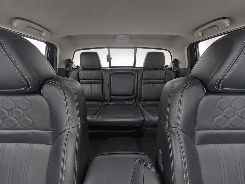 Used 2024 Nissan Frontier SL RWD image 17