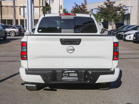 Used 2025 Nissan Frontier SV RWD image 7
