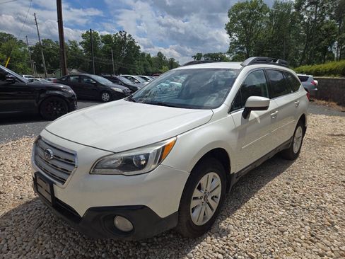 Used 2016 Subaru Outback 2.5i Premium AWD/4WD image 3