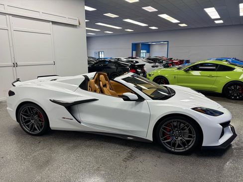 Used 2023 Chevrolet Corvette Z06 w/ Chrome Exterior Badge Package image 5