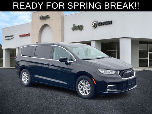 Certified 2024 Chrysler Pacifica Touring-L image 1