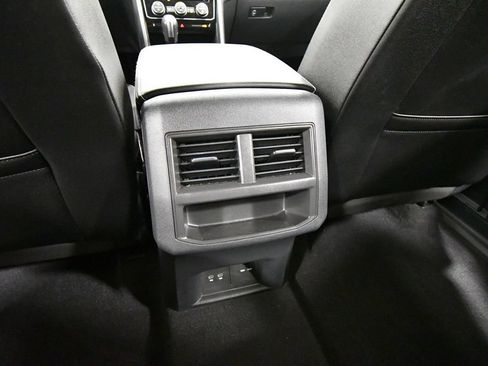 Used 2023 Volkswagen Atlas Cross Sport SE AWD/4WD image 16