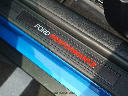 Used 2021 Ford Mustang Shelby GT500 w/ Carbon Fiber Track Pack RWD image 28