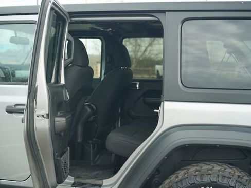 Used 2020 Jeep Wrangler Unlimited Sport image 15