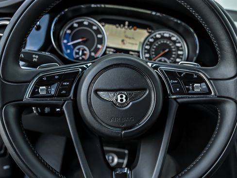 Used 2020 Bentley Bentayga AWD/4WD image 30