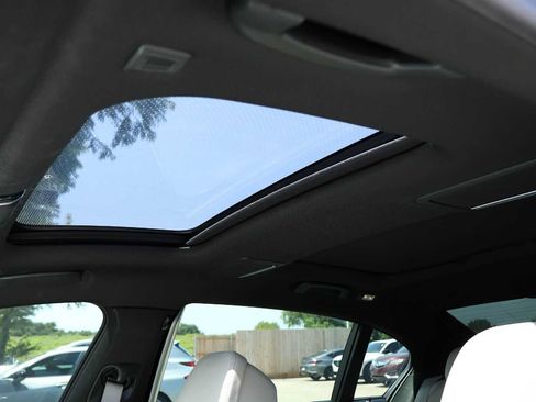 Used 2022 BMW 740i xDrive w/ M Sport Package AWD/4WD image 29