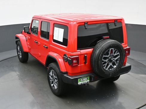 Used 2024 Jeep Wrangler Sahara image 34