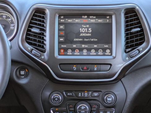 Used 2021 Jeep Cherokee Trailhawk w/ Trailer Tow Group image 19