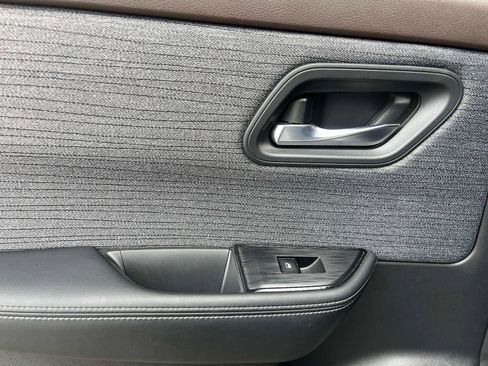 Certified 2023 Nissan Rogue SV image 12