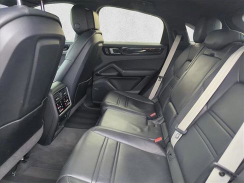 Used 2022 Porsche Cayenne Platinum Edition AWD/4WD image 14