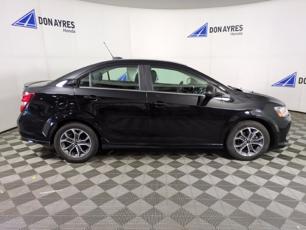 Used 2019 Chevrolet Sonic LT w/ Convenience Package FWD image 10