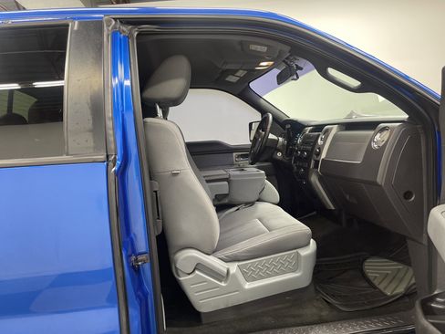 Used 2011 Ford F150 XLT w/ XLT Chrome Pkg image 18