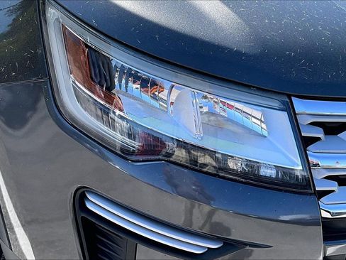 Used 2019 Ford Explorer XLT w/ Class III Trailer Tow Package image 32