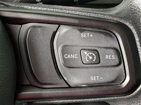 Certified 2018 Jeep Wrangler Unlimited Sport image 18