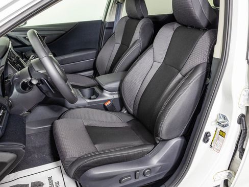 Used 2025 Subaru Outback Premium image 18