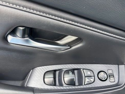 Used 2024 Nissan Sentra SV FWD image 16