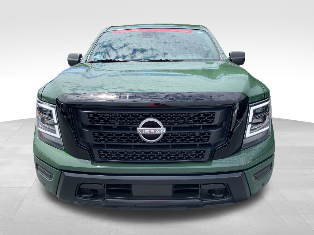 Certified 2024 Nissan Titan SV w/ SV Bronze Edition Package AWD/4WD image 9