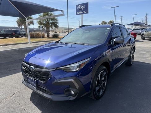 Used 2025 Subaru Crosstrek 2.5i Limited w/ Crosstrek Mirror Package image 3