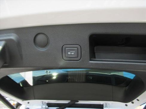 Certified 2025 Chevrolet Equinox ACTIV w/ Safety and Technology Package image 34