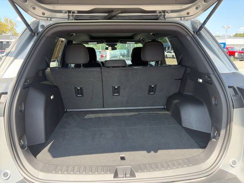 Used 2025 Chevrolet Equinox LT AWD/4WD image 18