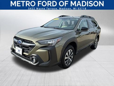Used 2024 Subaru Outback Premium AWD/4WD image 1