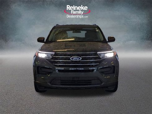 Used 2023 Ford Explorer XLT image 2